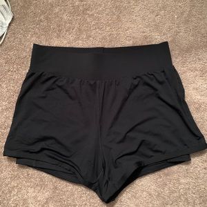 FABLETICS Olesia Shorts NWT
